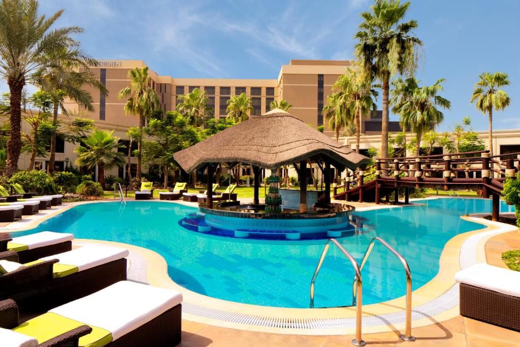 Le Meridien Dubai Hotel & Conference Centre фото 0