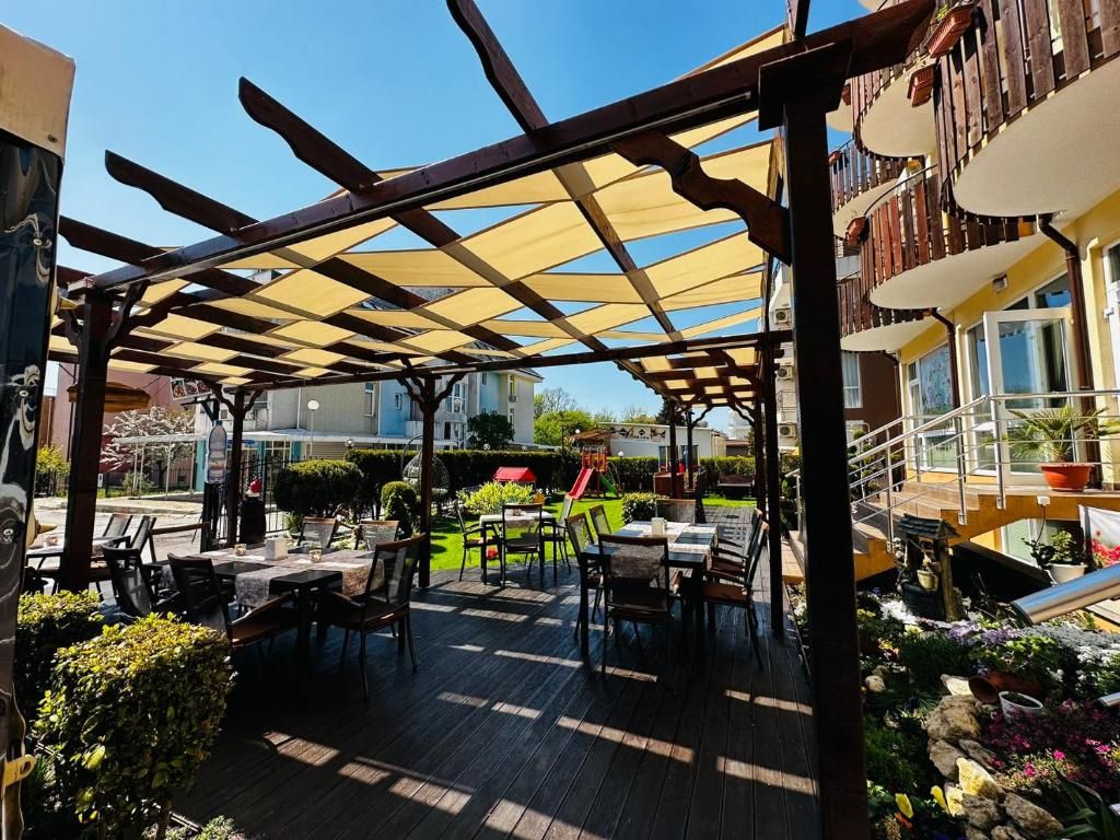 Ivian Family Hotel фото 5