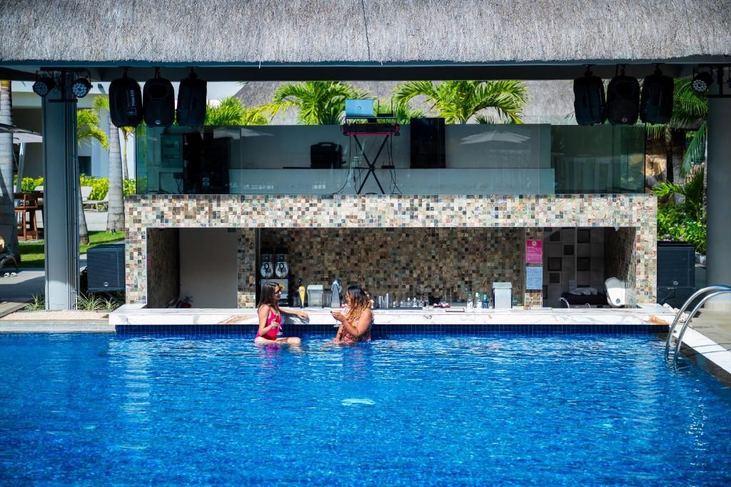 Oceans Creek Beach Hotel фото 36