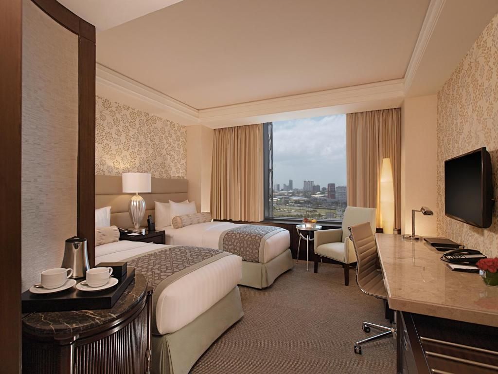 Crimson Hotel Filinvest City фото 27