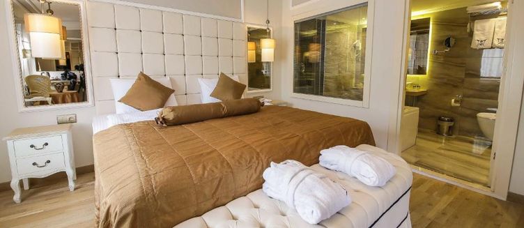 Фото отеля The Constantine hotel