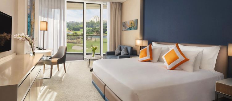 Фото отеля Курортный отель JA The Resort - JA Lake View