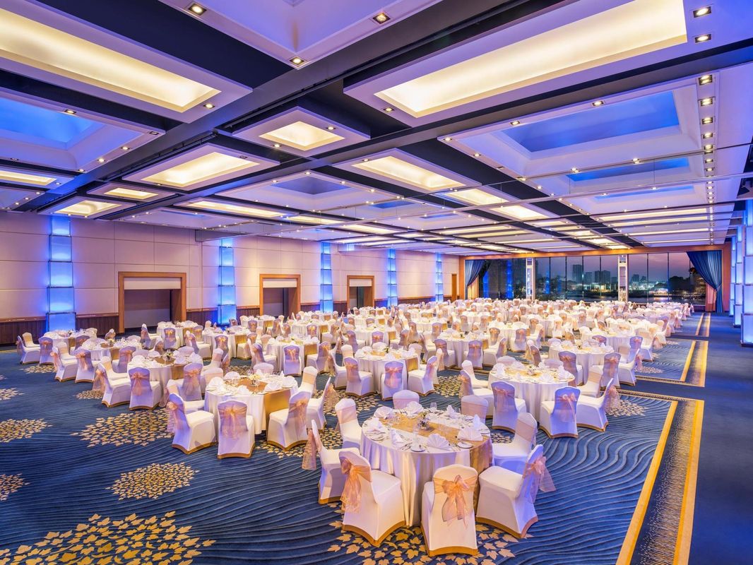 Royal Orchid Sheraton Hotel & Towers фото 34