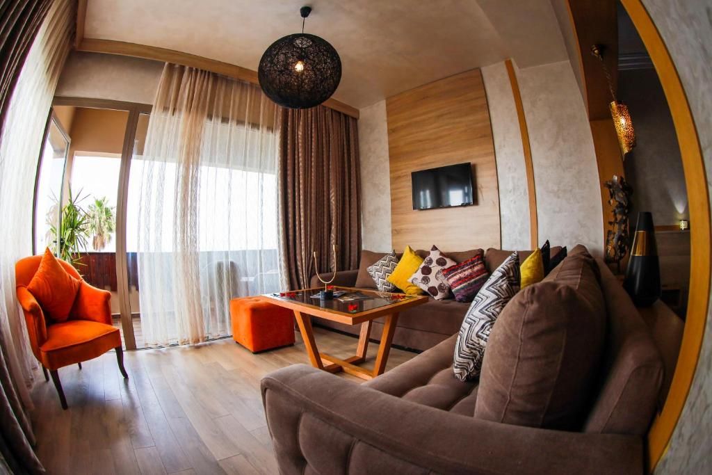 Mabrouk Hotel and Suites фото 17