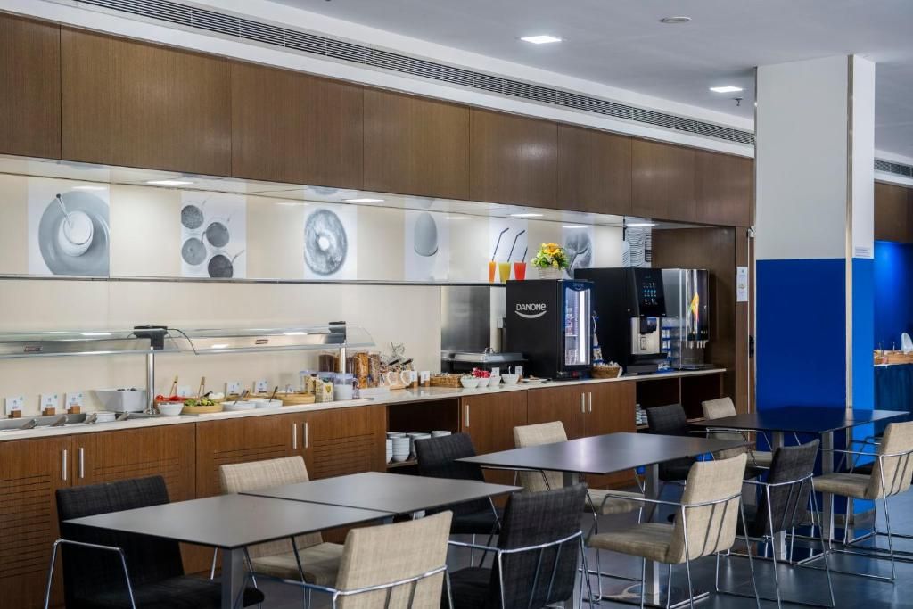Holiday Inn Express Barcelona City 22@, an IHG Hotel фото 12