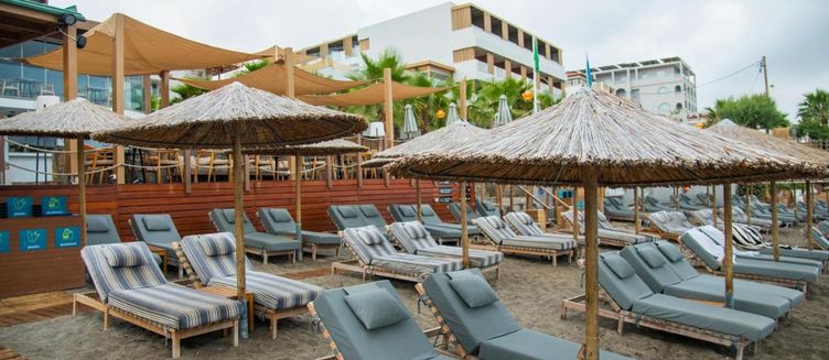 Фото отеля Akasha Beach Hotel & Spa