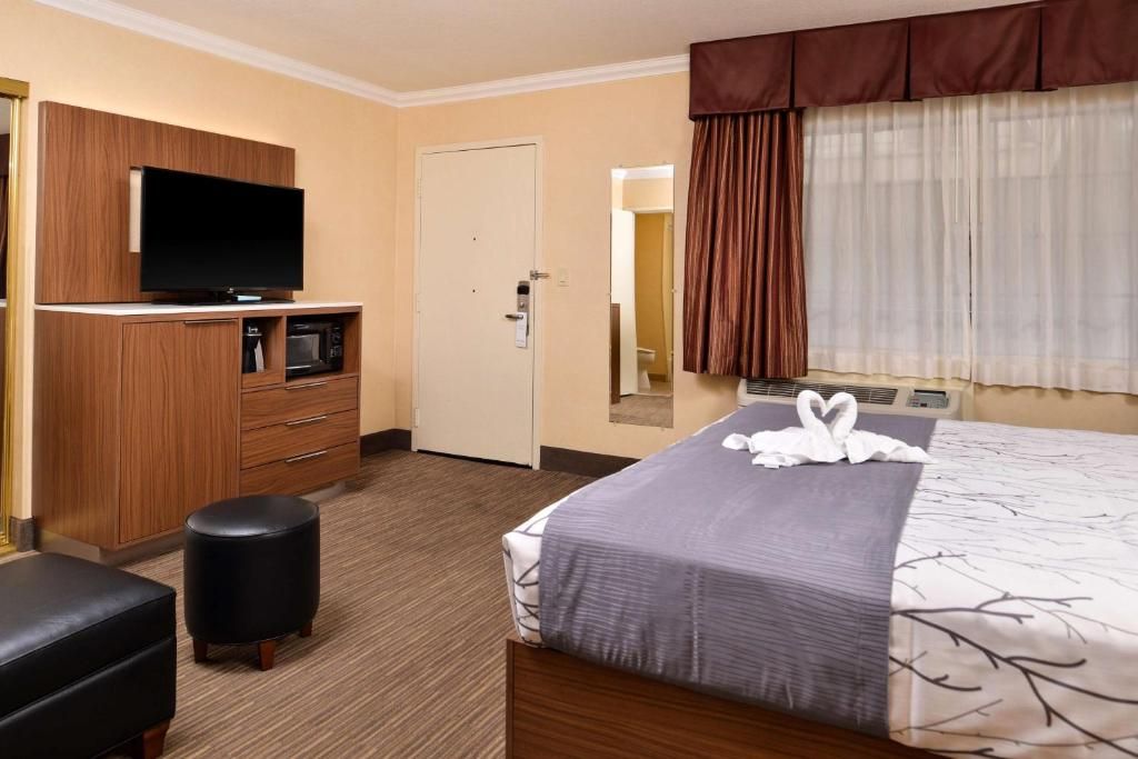 Best Western Hollywood Plaza Inn - Hollywood Walk of Fame Hotel - LA фото 43