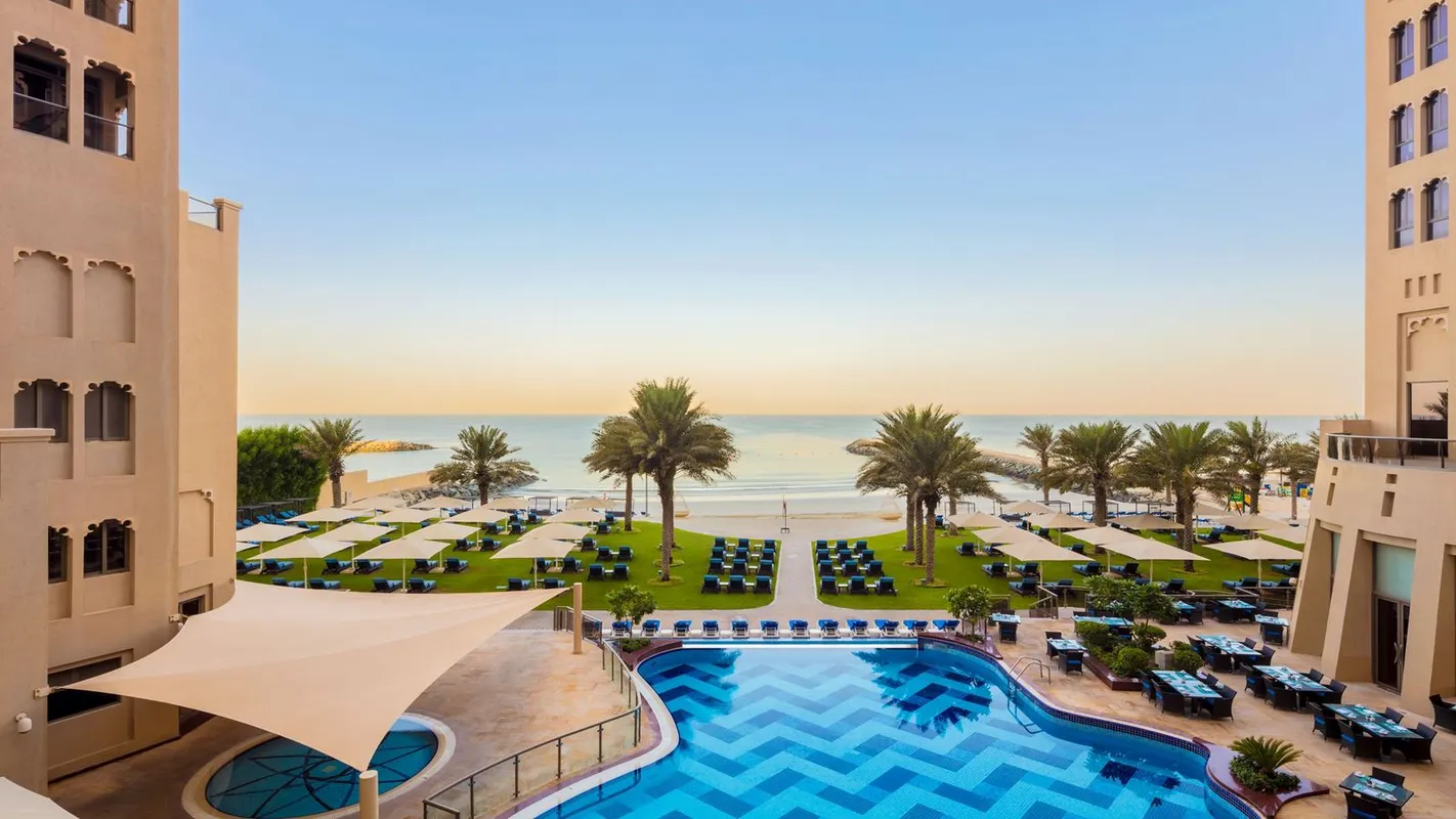 Bahi Ajman Palace Hotel фото 4