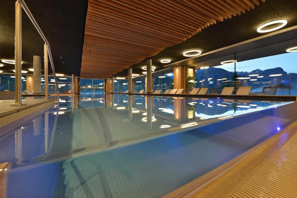 Alpen Village Hotel фото 17