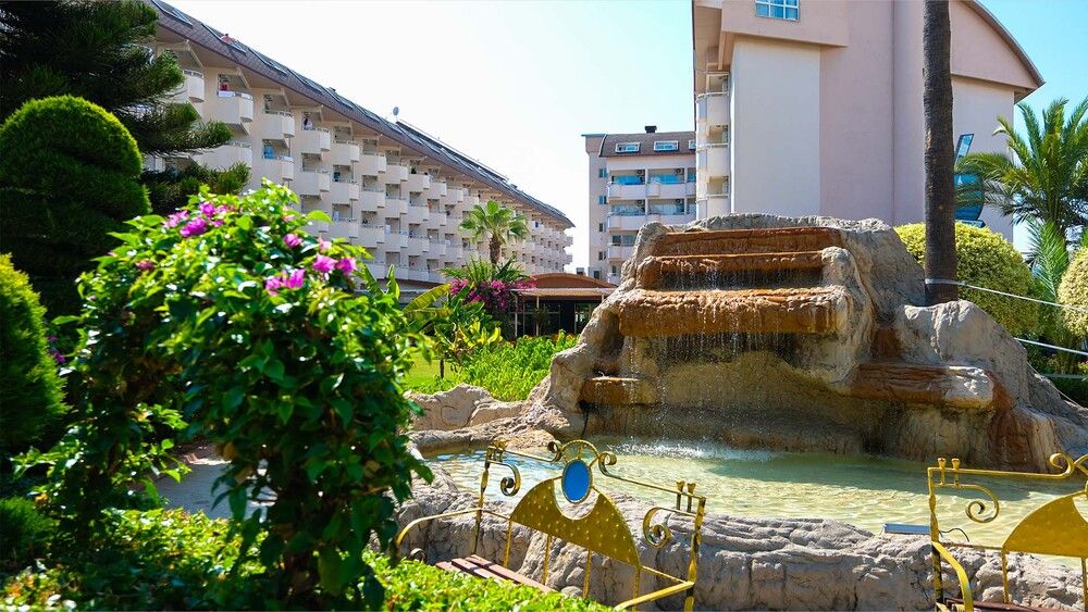 Lonicera World Hotel 4*, ,         .     Onlinetours.ru