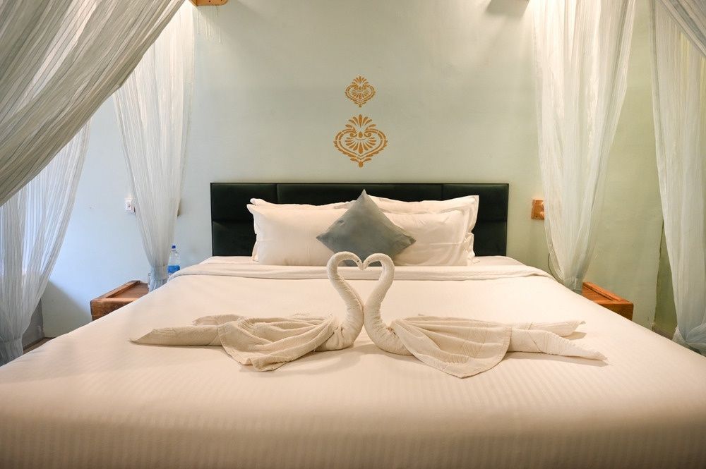Amadi Beach Front Resort фото 38