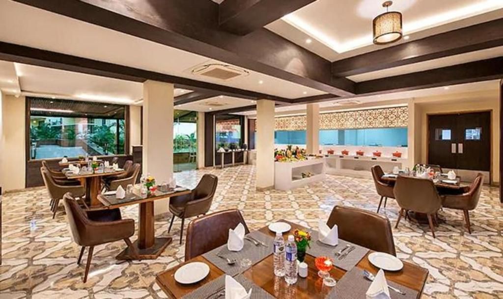Sea Breeze Sarovar Portico фото 4