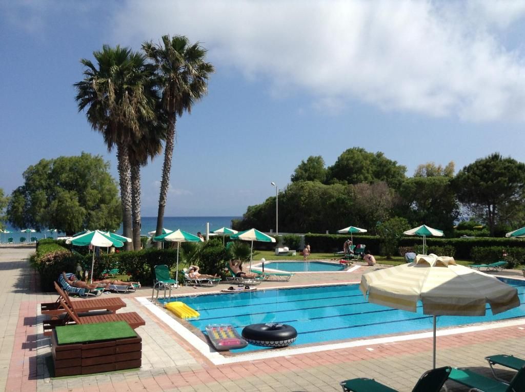 Pylea Beach Hotel фото 0
