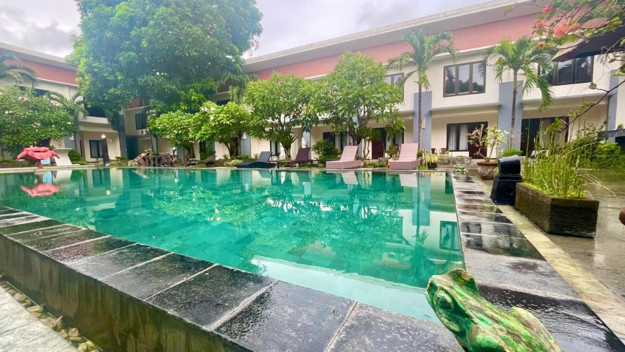 Ozz Hotel Kuta Bali фото 1