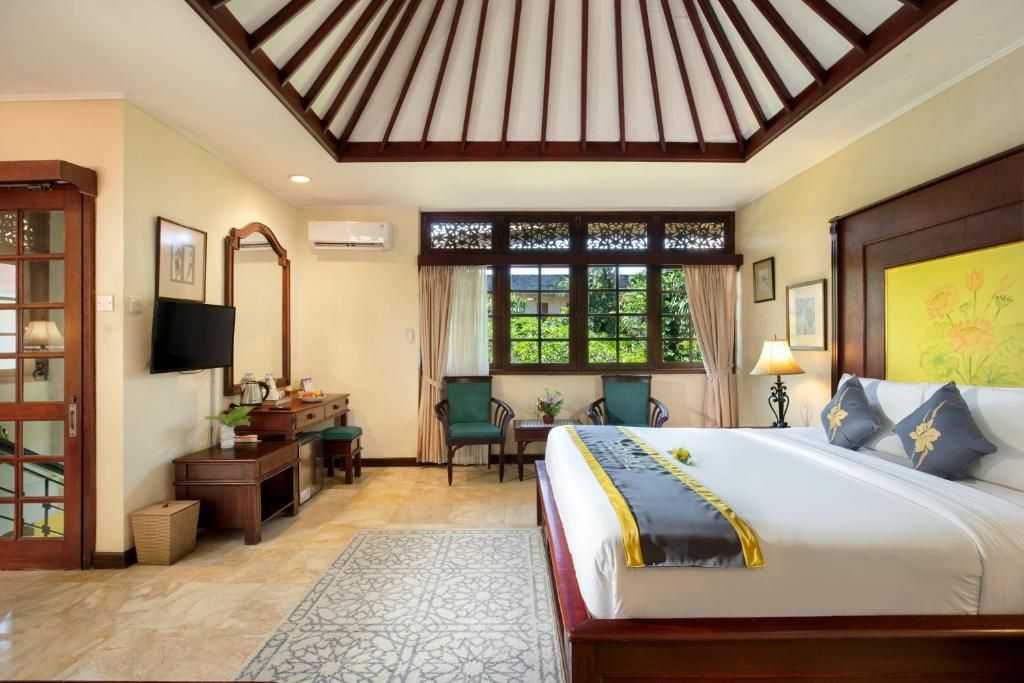 Royal Tunjung Hotel & Villa Legian фото 35