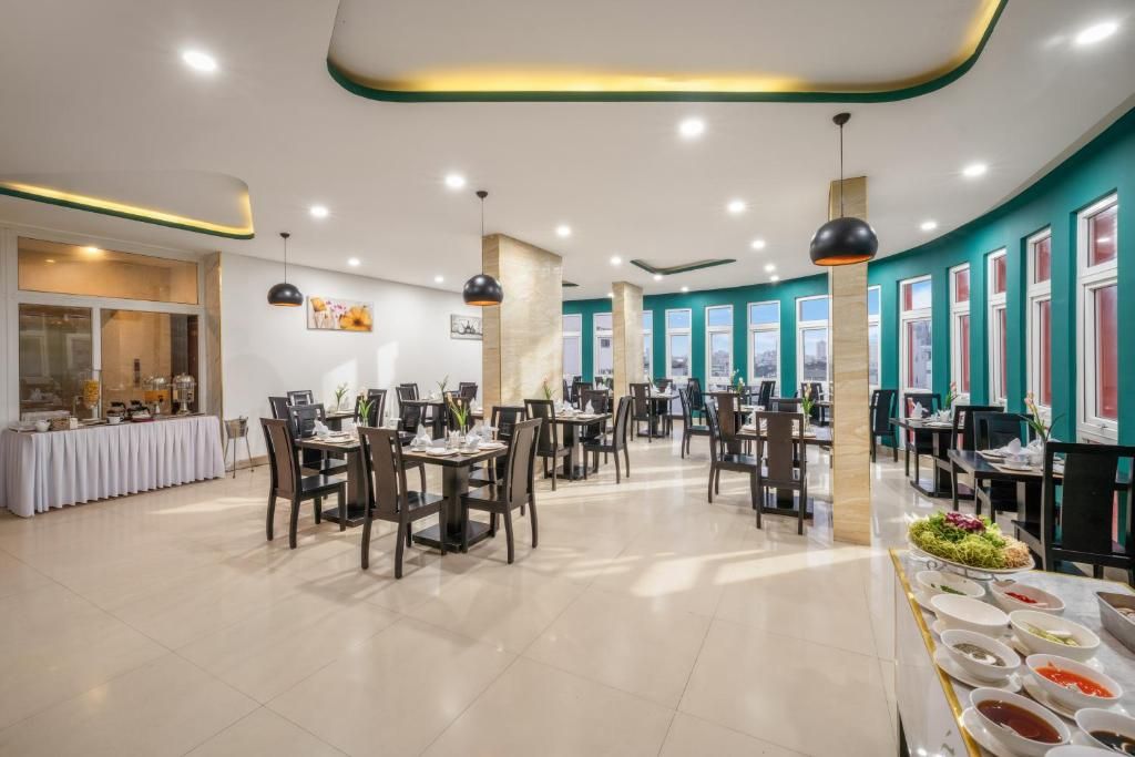 ELC Luxury Hotel фото 4