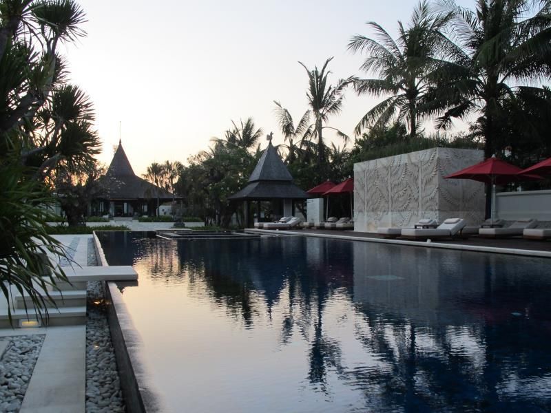 The Royal Santrian Luxury Beach Villas фото 4