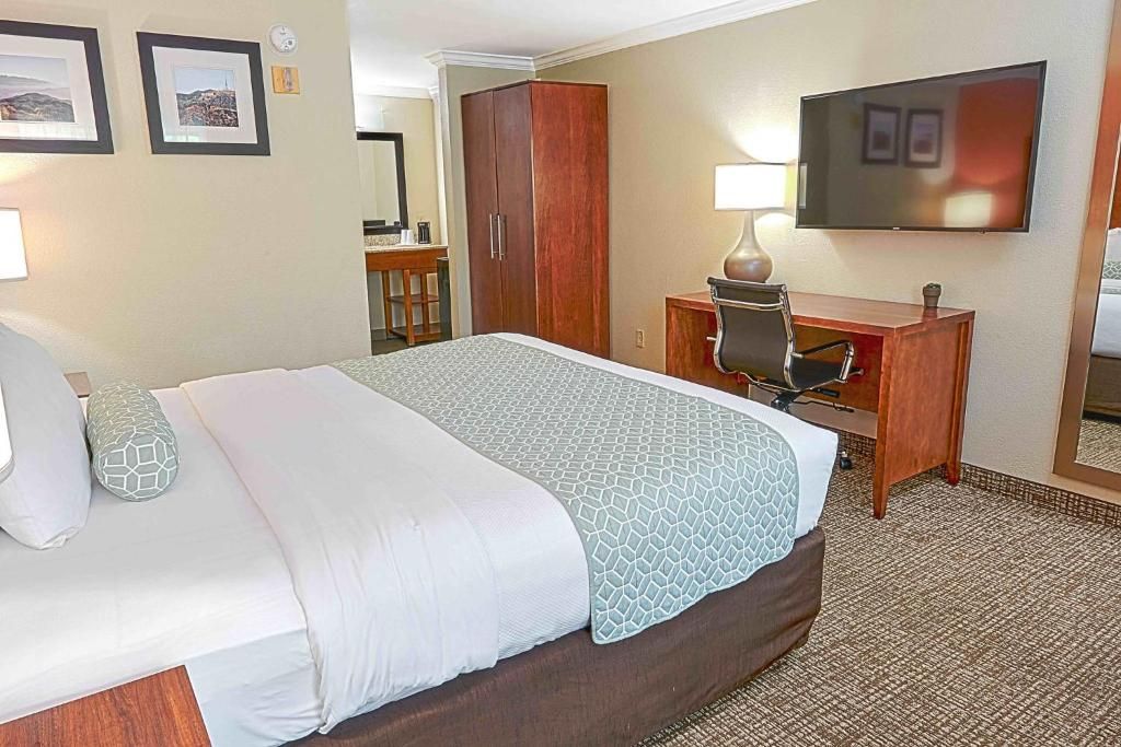 Comfort Inn Near Old Town Pasadena in Eagle Rock CA фото 61