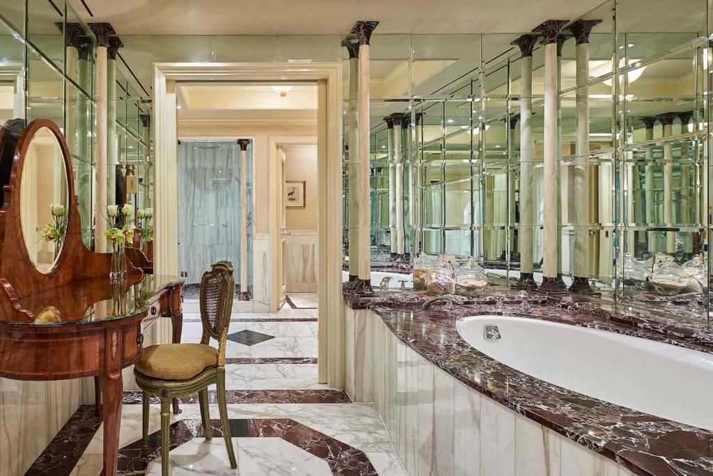Four Seasons Hotel Cairo at The First Residence фото 12