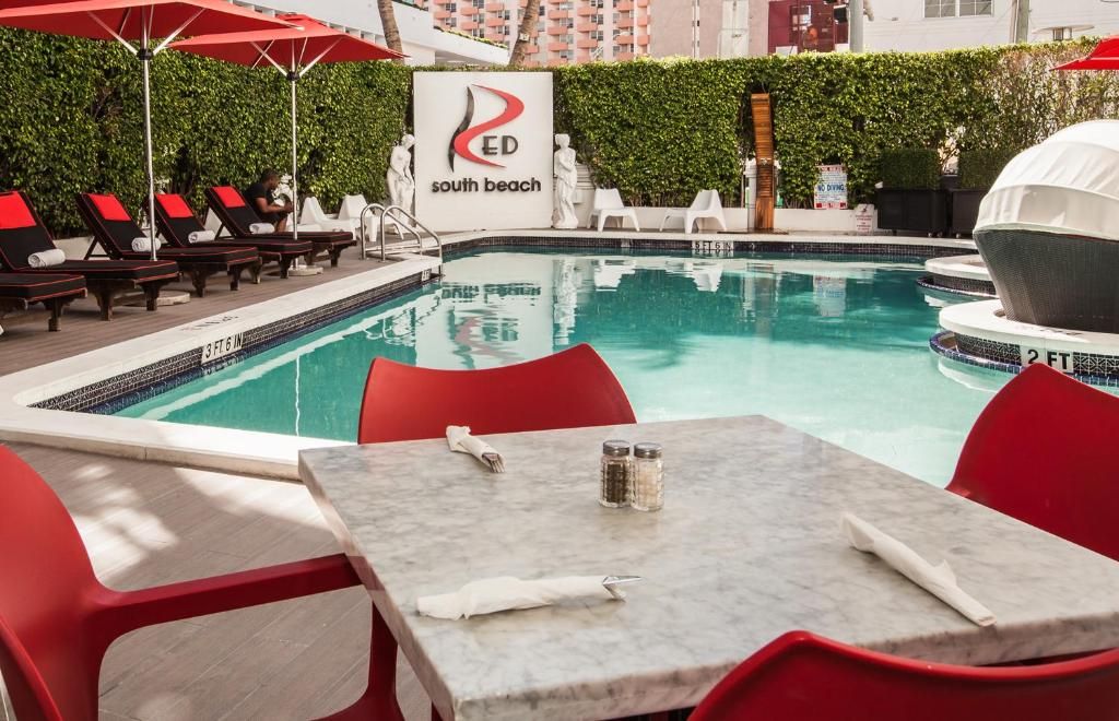Red South Beach Hotel фото 3