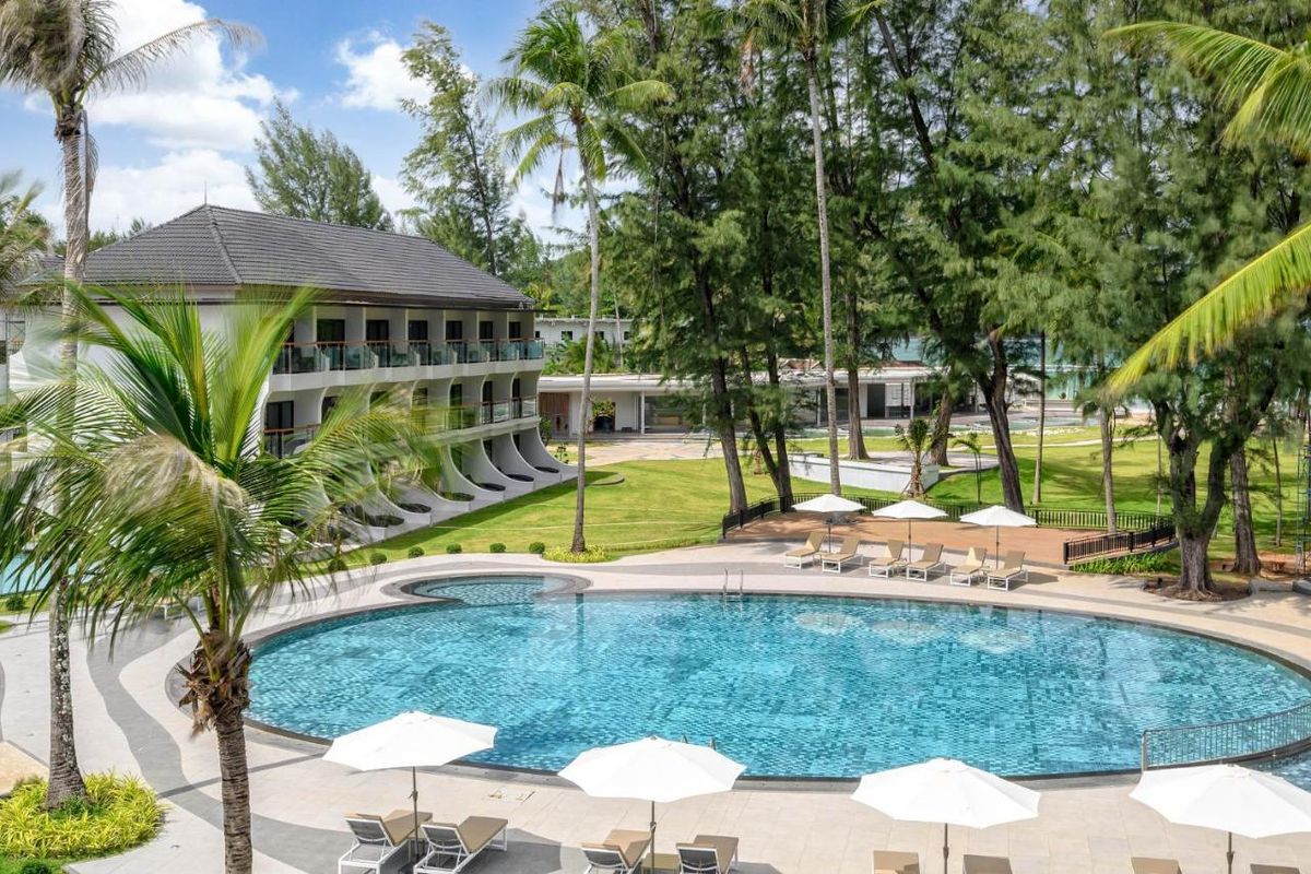 Amora Beach Resort Phuket фото 35