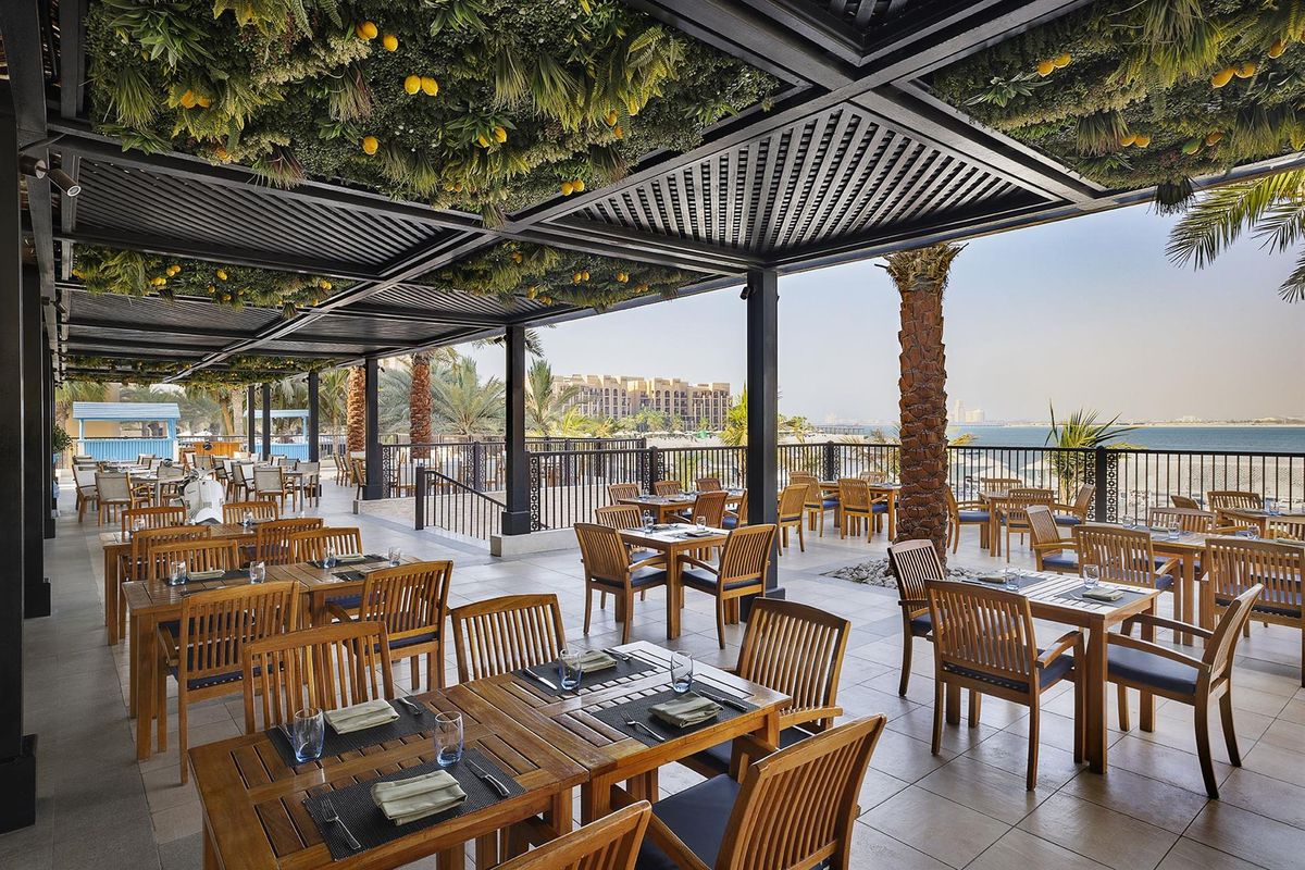 DoubleTree by Hilton Resort & Spa Marjan Island фото 16
