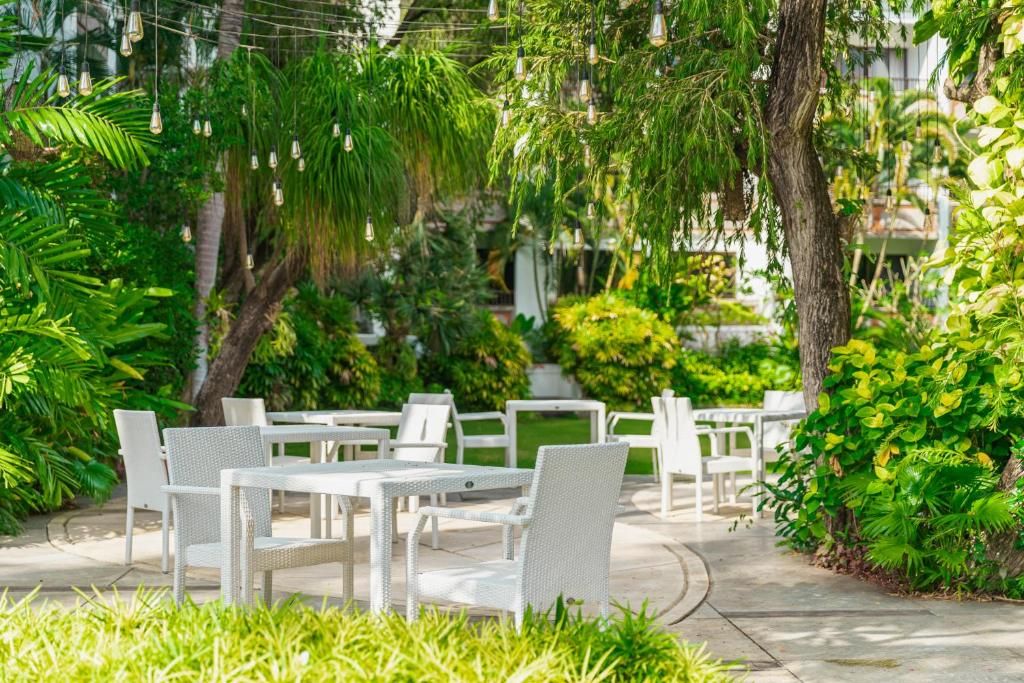 Prime Plaza Suites Sanur - Bali фото 44