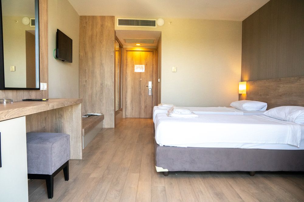 Lucida Beach Hotel фото 115