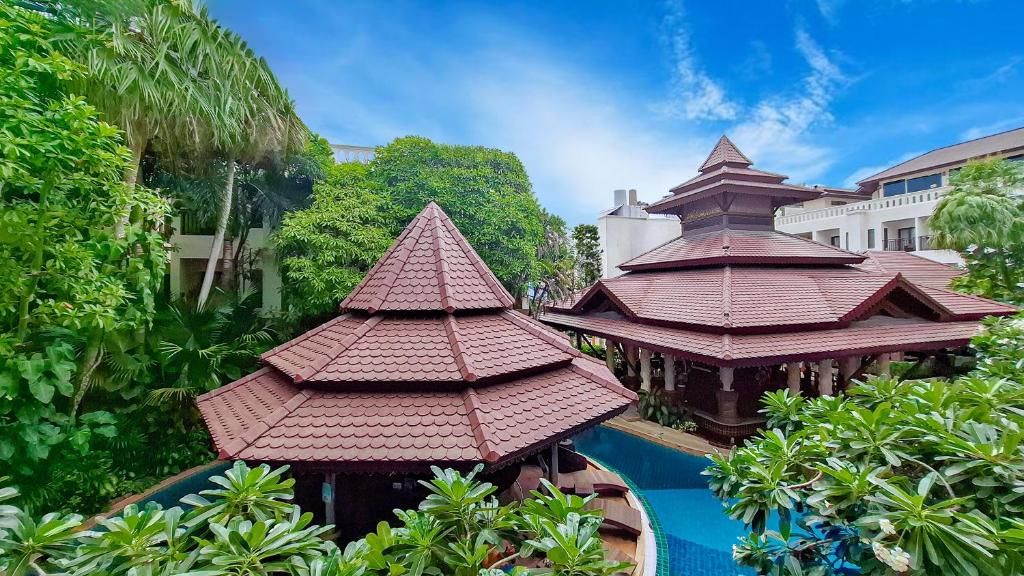 Quality Resort and Spa Patong Beach фото 83