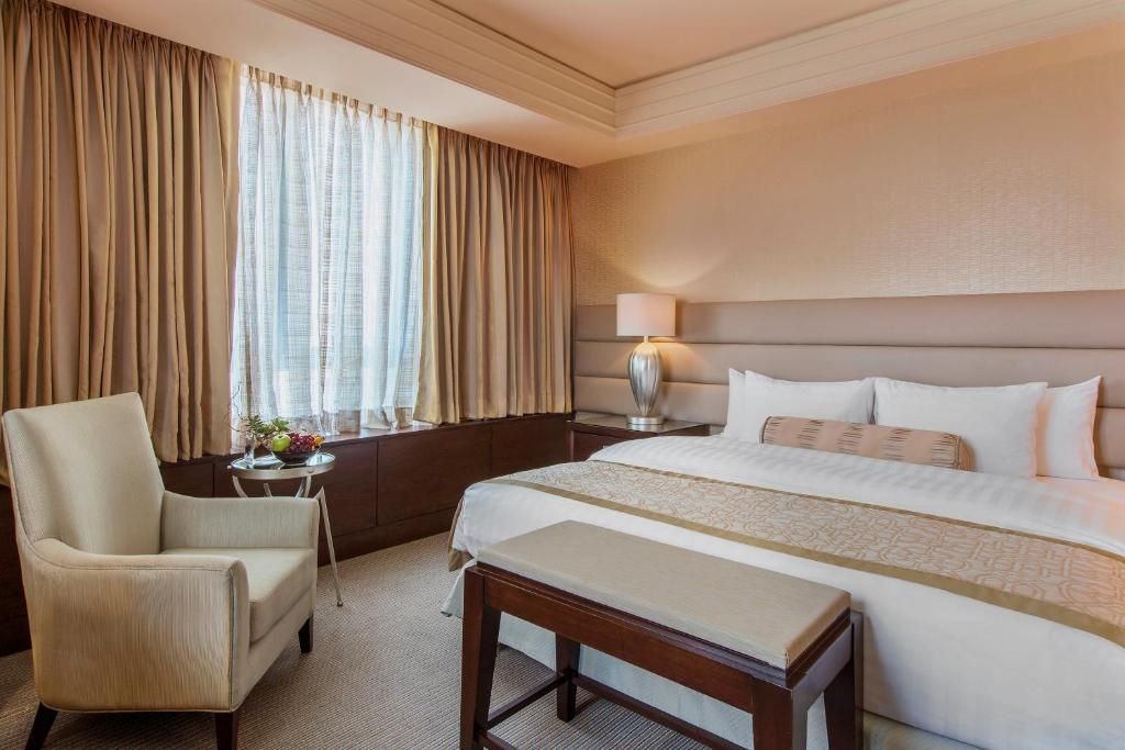 Crimson Hotel Filinvest City фото 37