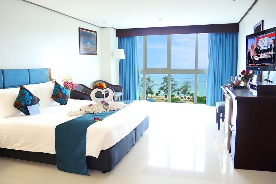 Andaman Beach Suites Hotel фото 88