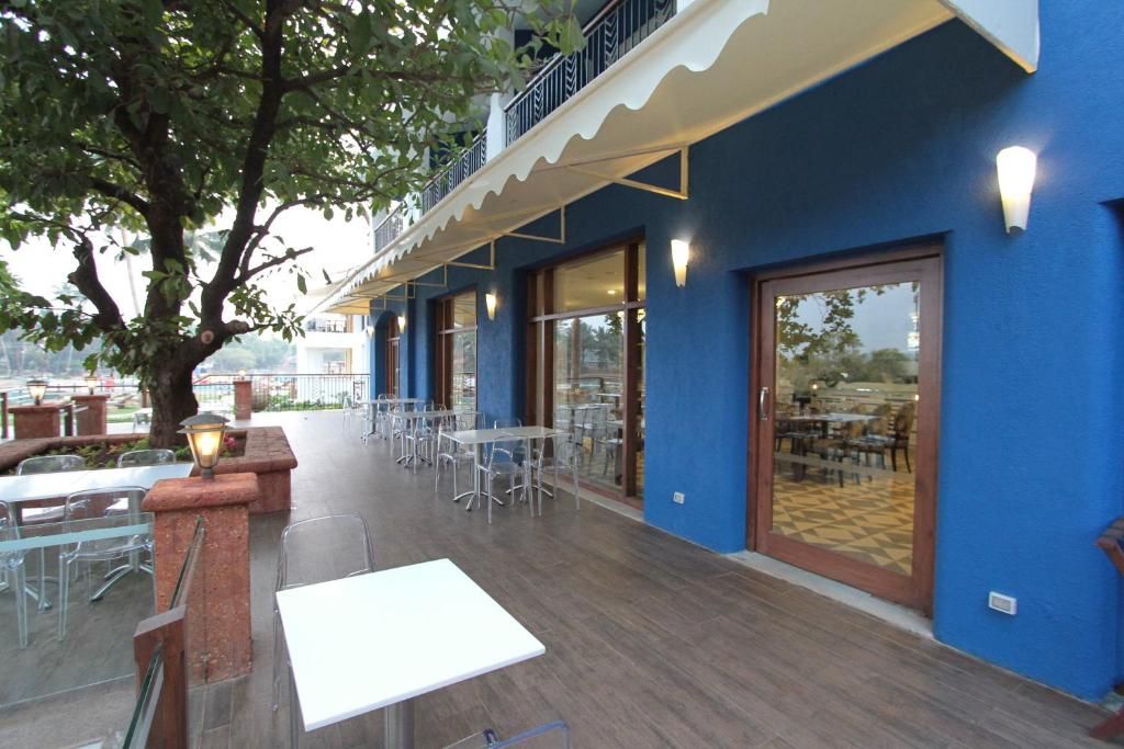 Acron Waterfront Resort фото 67
