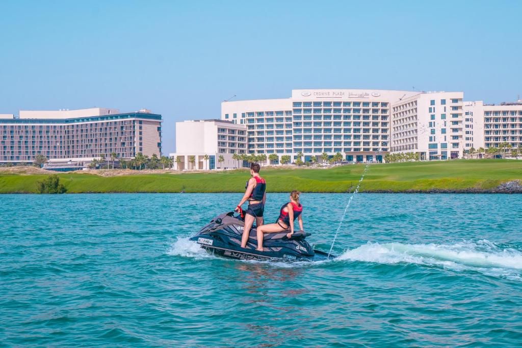 Yas Plaza Marina by IHG фото 85