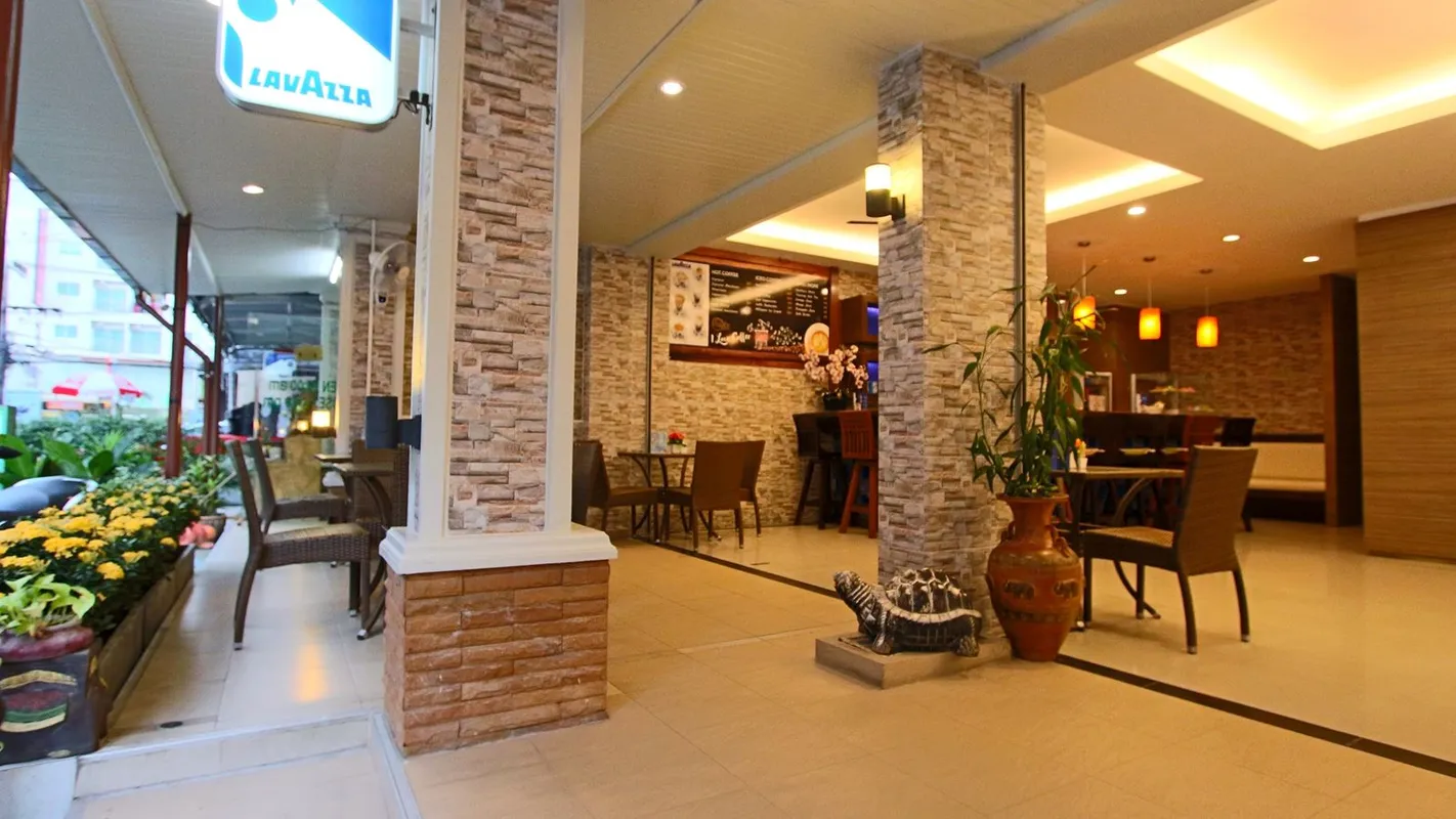 Good Nice Hotel Patong фото 6