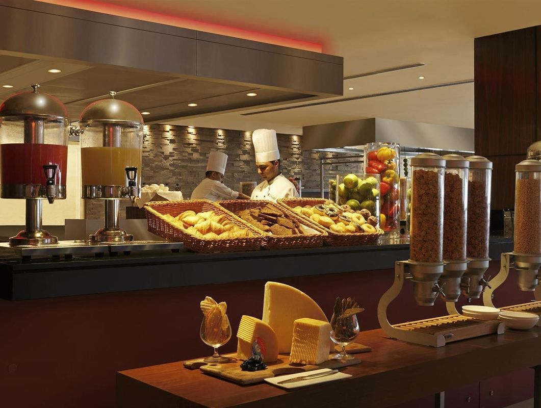 Hilton Garden Inn New Delhi Saket фото 13