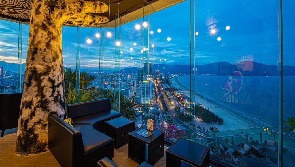 Sala Danang Beach Hotel фото 9