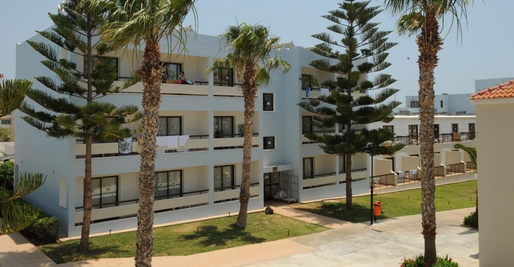New Famagusta Hotel фото 2