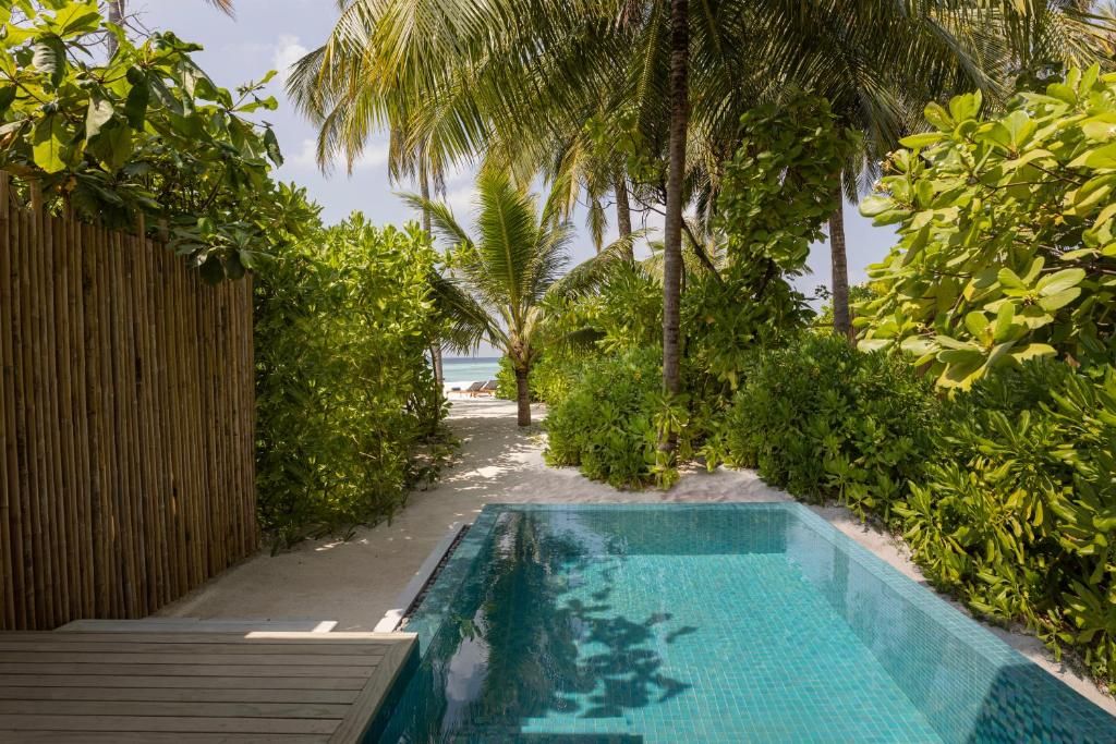 Avani+ Fares Maldives Resort фото 52