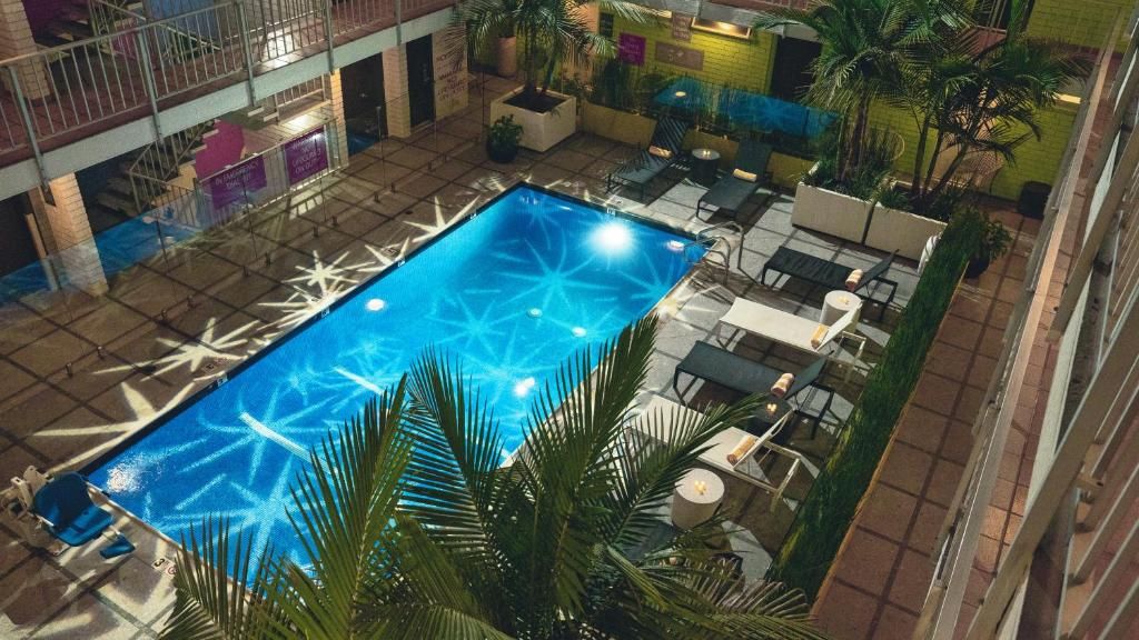 Best Western PLUS Hollywood Hills Hotel фото 41