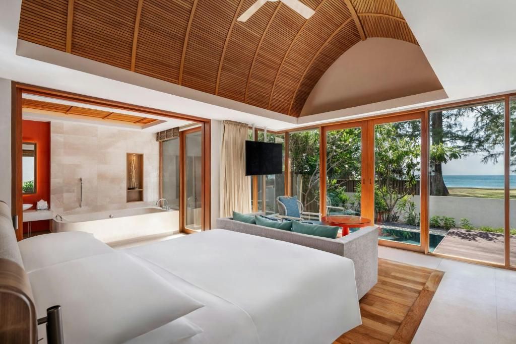 Renaissance Phuket Resort & Spa фото 97