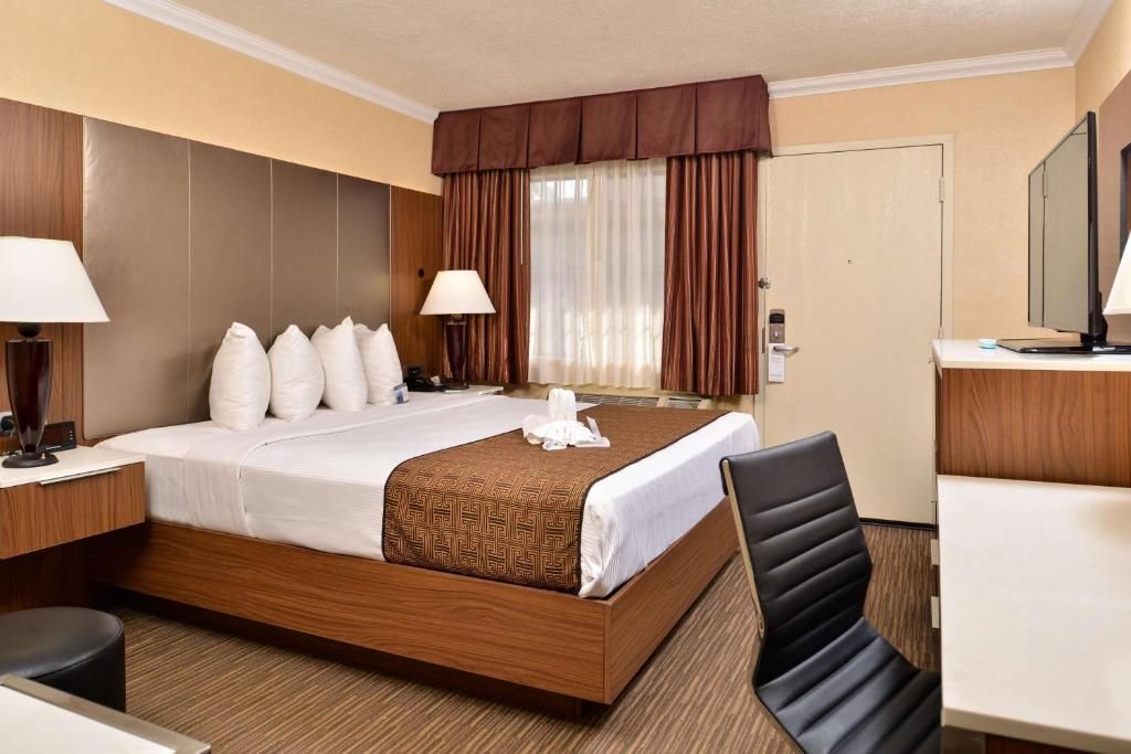 Best Western Hollywood Plaza Inn - Hollywood Walk of Fame Hotel - LA фото 40