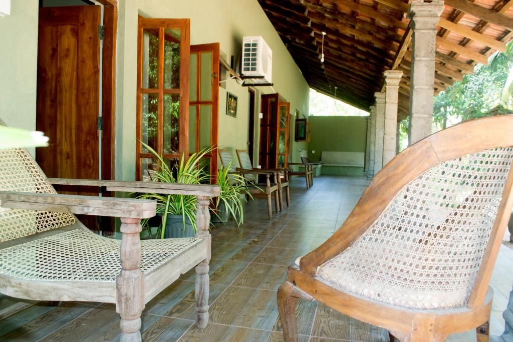 Eagle's Wings Guest House фото 16