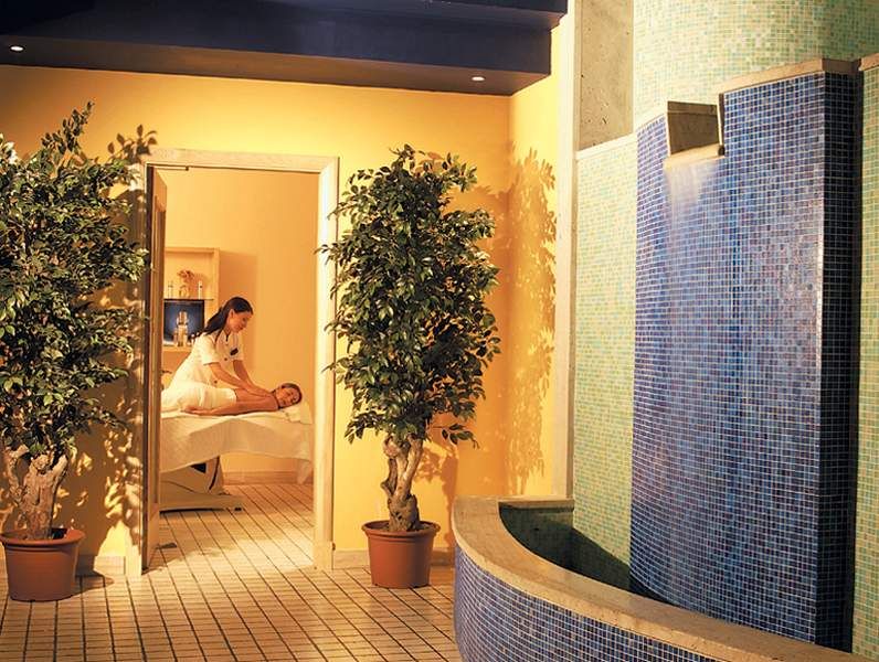 Maritim Antonine Hotel & Spa фото 2