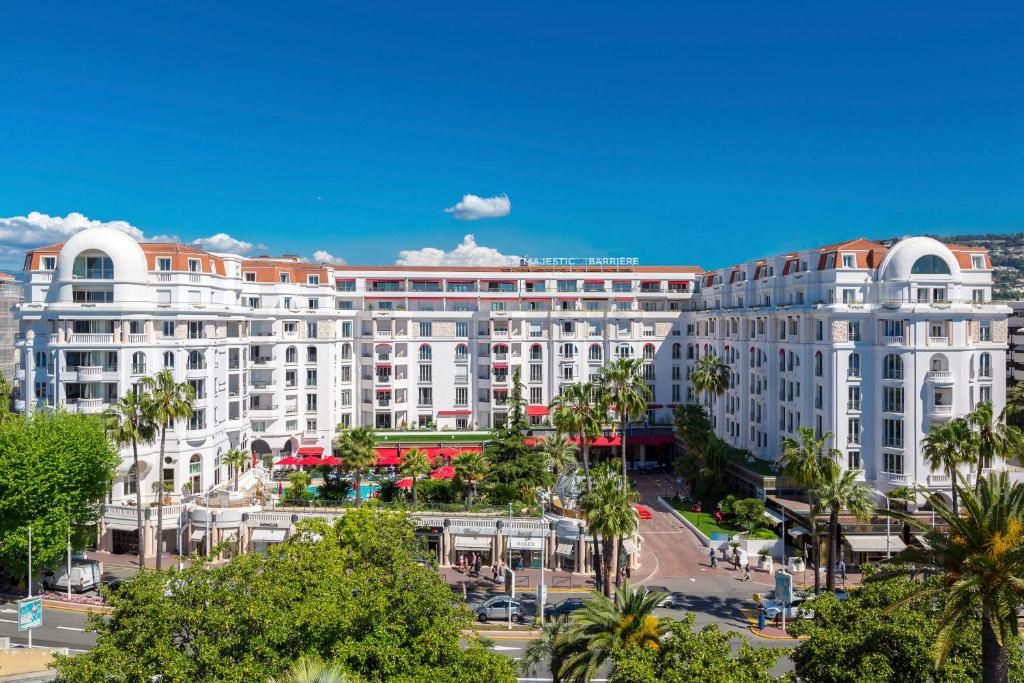 Hôtel Barrière Le Majestic Cannes фото 32