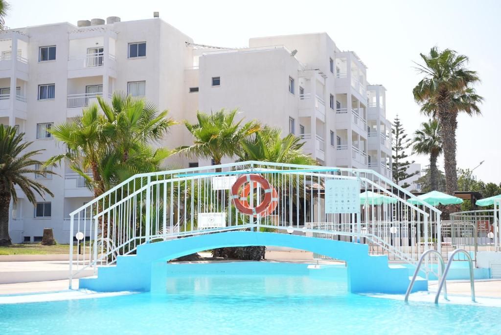 Astreas Beach Hotel фото 9