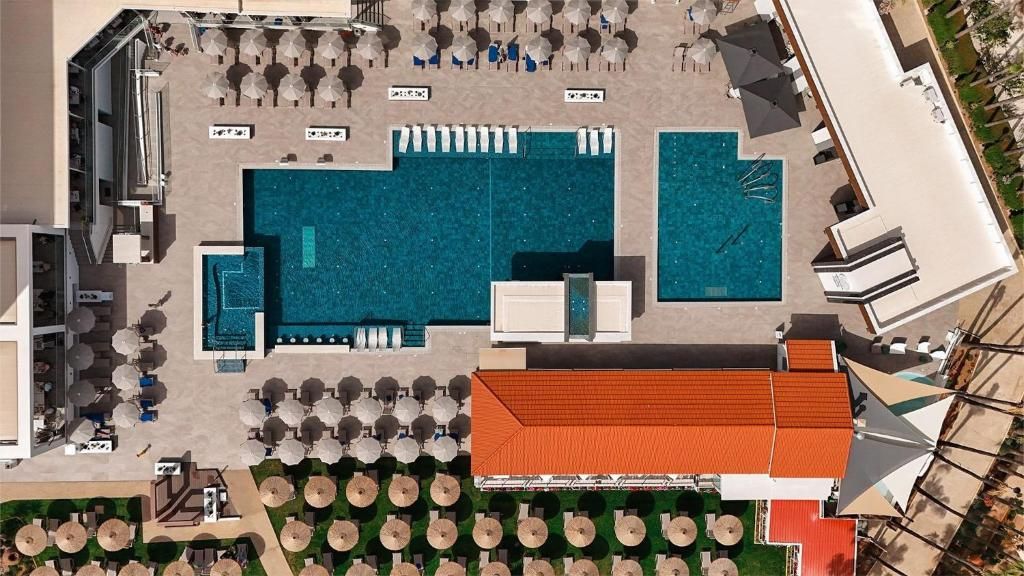 Cavo Maris Beach Hotel фото 53