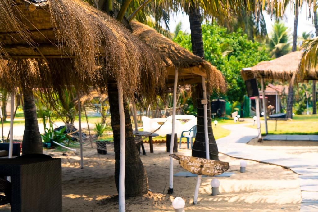 Village Susegat Beach Resort фото 51