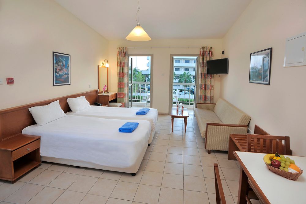 Nissiana Hotel & Bungalows фото 10