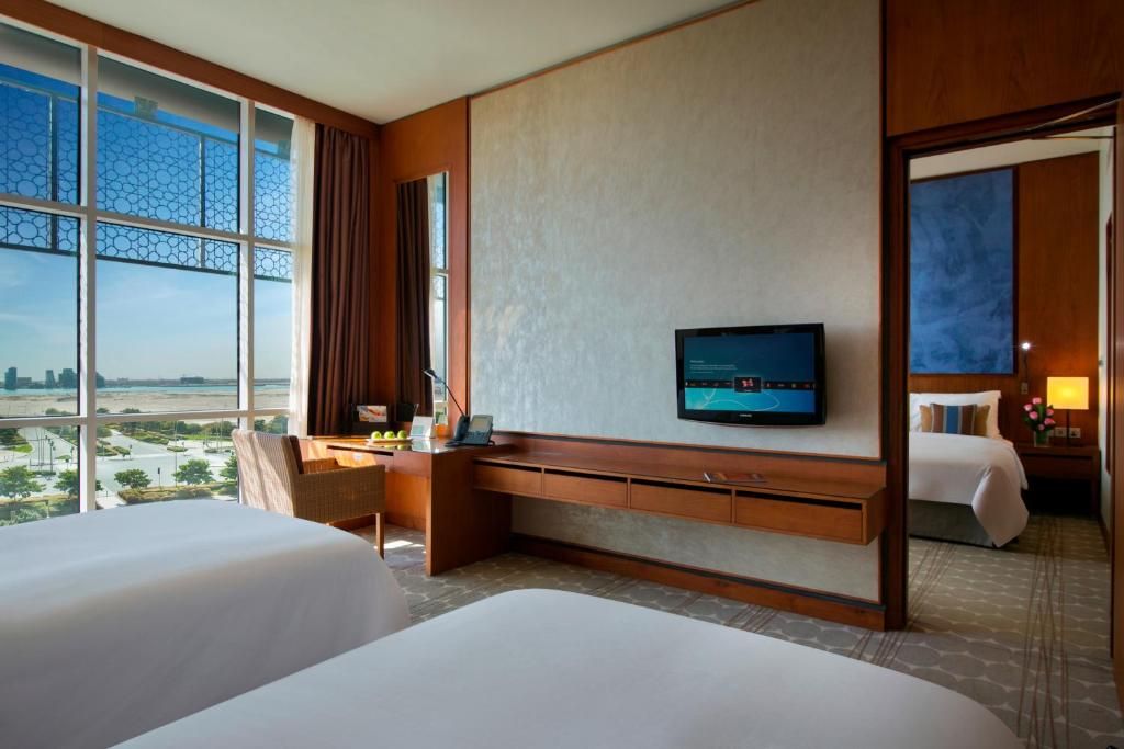 Yas Plaza Marina by IHG фото 5