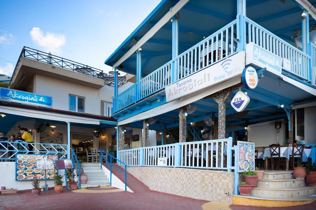 Luxury Suite with Sea View in Akrogiali Luxury Aparthotel фото 54
